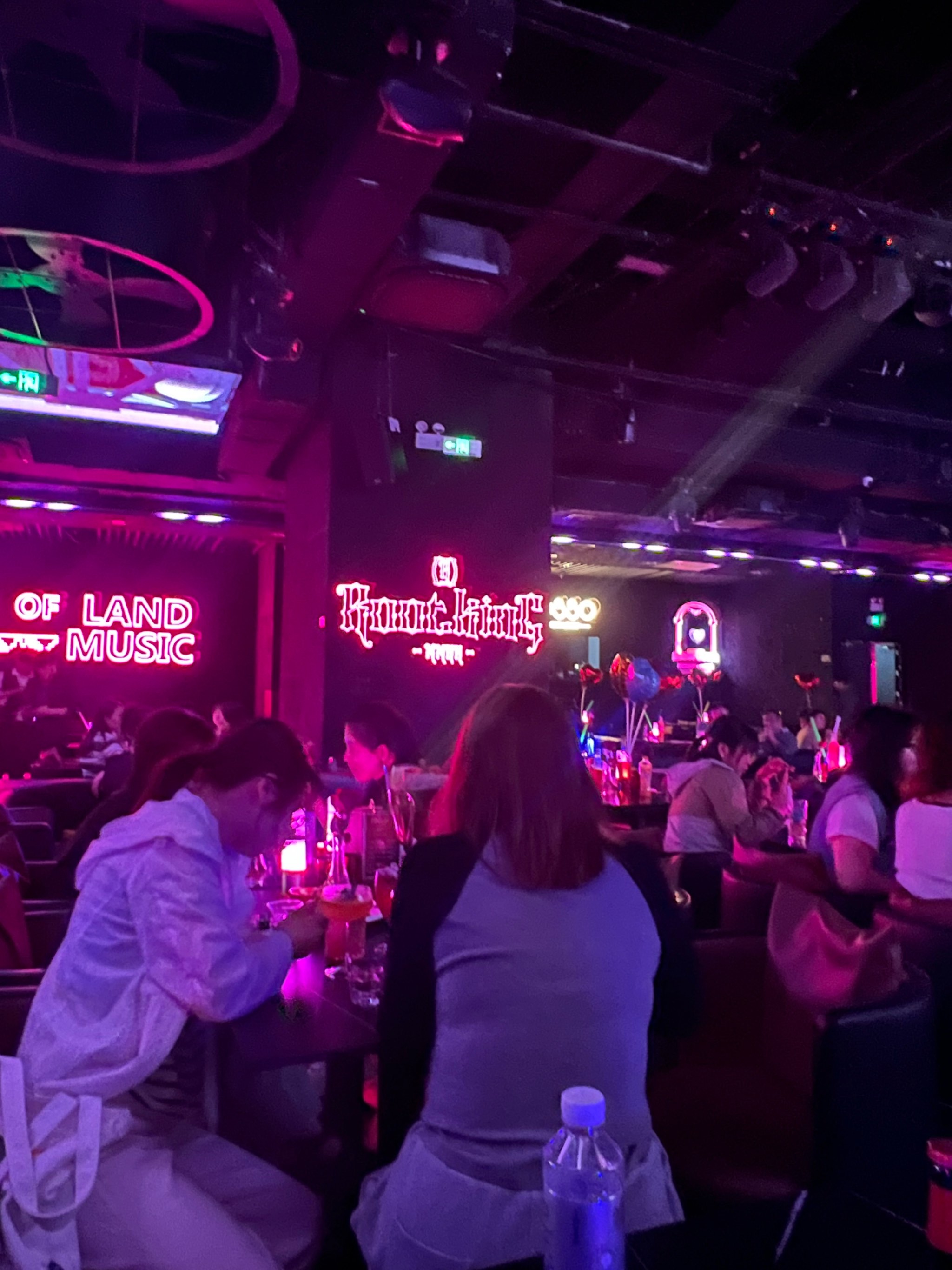 怀化商务KTV：让您尽享商务娱乐-中方县ktv预定